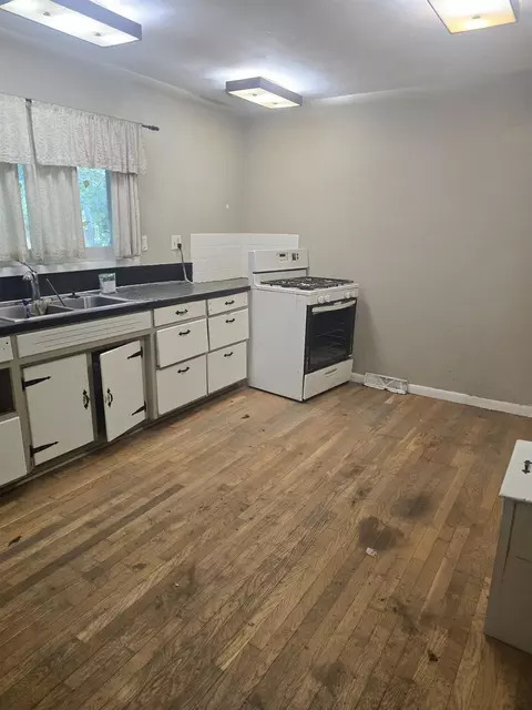 Kitchen - 415 N Pine Riv, Ithaca, MI 48847 photo 1 of 1