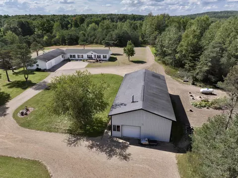 9771 N Wilson, Lake City, MI 49651