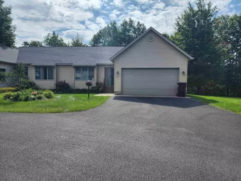 667 Pine Pt #11, Boyne City, MI 49712