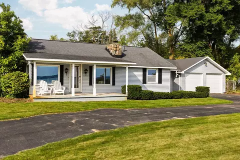 12086 S West Bay Shr, Traverse City, MI 49684