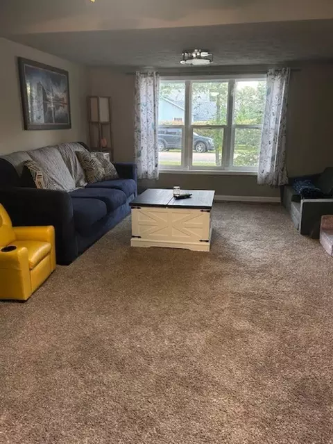 Living - 610 E South, Ithaca, MI 48847 photo 1 of 2