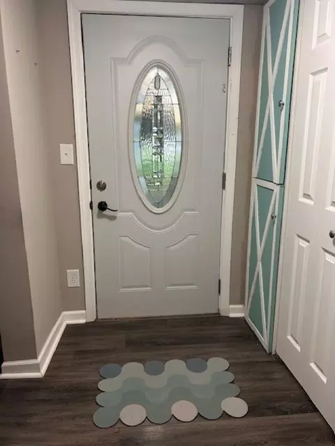 Entry Way - 610 E South, Ithaca, MI 48847 photo 1 of 3
