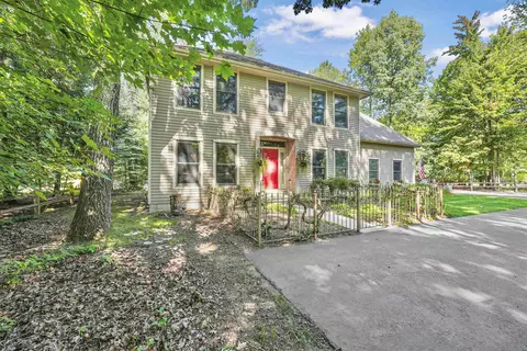 3299 Holiday Vlg, Traverse City, MI 49686