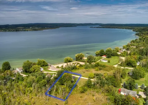 7025 S Anscer, Traverse City, MI 49684