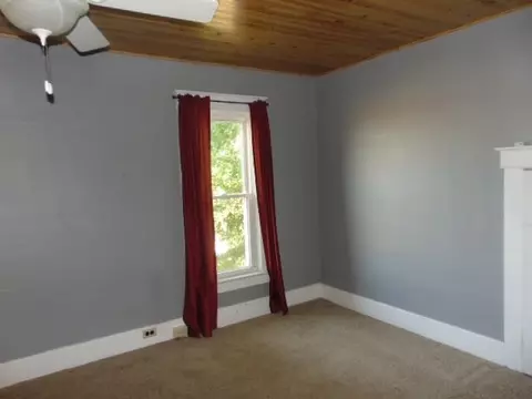Bedroom - 2079 W Hayes, Ithaca, MI 48847 photo 4 of 5