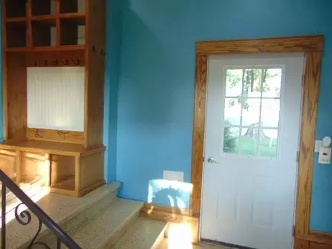 Entry Way - 2079 W Hayes, Ithaca, MI 48847 photo 2 of 3