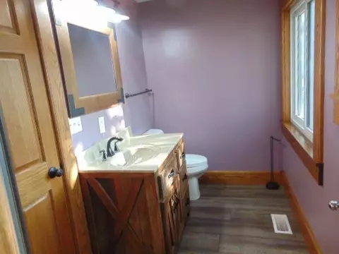 Bath - 2079 W Hayes, Ithaca, MI 48847 photo 2 of 4