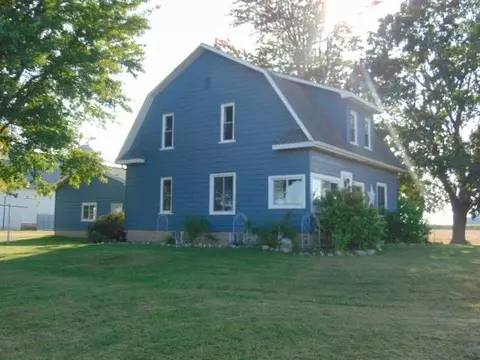 Exterior - 2079 W Hayes, Ithaca, MI 48847 photo 4 of 15
