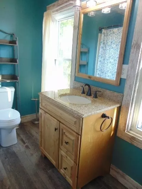 Bath - 2079 W Hayes, Ithaca, MI 48847 photo 3 of 4