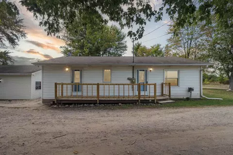 285 W Hoffman, Saint Louis, MI 48880