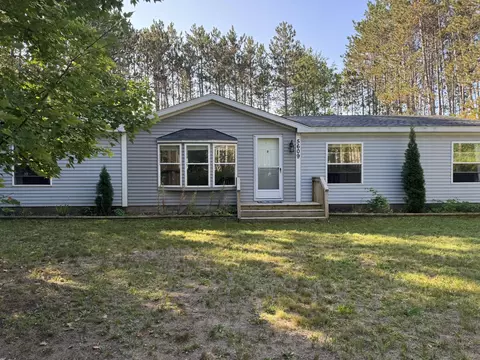 5609 Pine Aire, Grawn, MI 49637