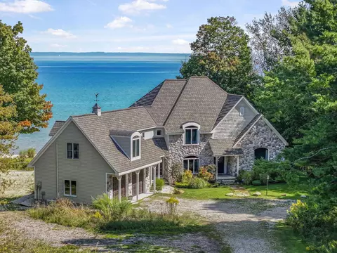 7374 N West Bay Shr, Northport, MI 49670