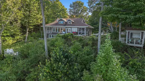 3190 Lakeview, Beulah, MI 49617