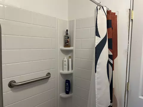 Bath - 517 Cherry, Standish, MI 48658 photo 4 of 4