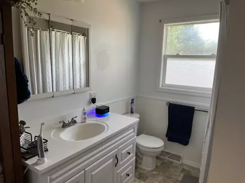 Bath - 517 Cherry, Standish, MI 48658 photo 1 of 4