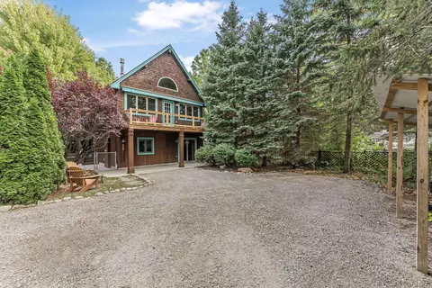 Exterior - 525 E Oak, Leland, MI 49654 photo 5 of 7