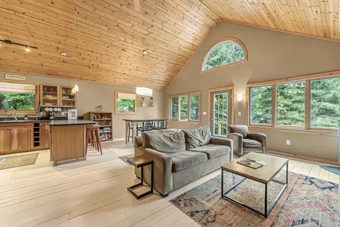 Living - 525 E Oak, Leland, MI 49654 photo 1 of 4