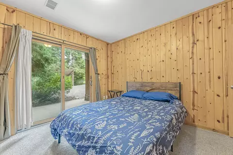 Bedroom - 525 E Oak, Leland, MI 49654 photo 7 of 10