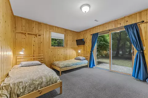 Bedroom - 525 E Oak, Leland, MI 49654 photo 4 of 10