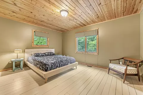 Bedroom - 525 E Oak, Leland, MI 49654 photo 1 of 10