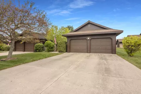 2089 Hammond Pl E, Traverse City, MI 49686