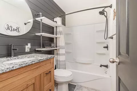 2815 N Osborn, Sumner, MI 48889 photo 9