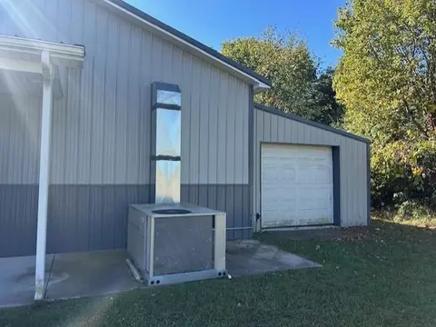 2815 N Osborn, Sumner, MI 48889 photo 17