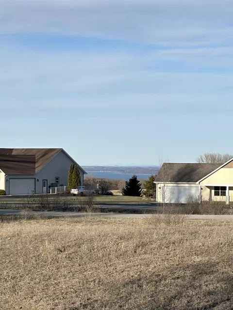 8434 Boca Vis, Traverse City, MI 49684