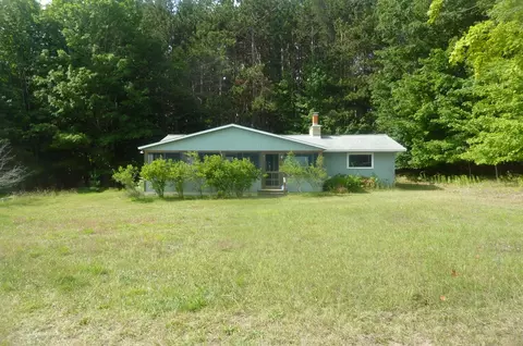 2898 Glory, Frankfort, MI 49635