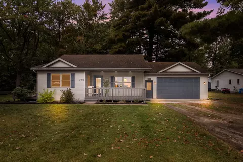 2410 E Lake Mitchell, Cadillac, MI 49601