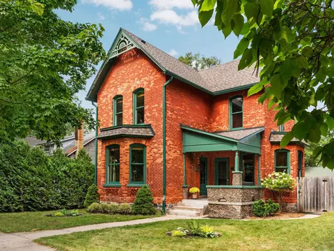 318 W Fifteenth, Traverse City, MI 49684