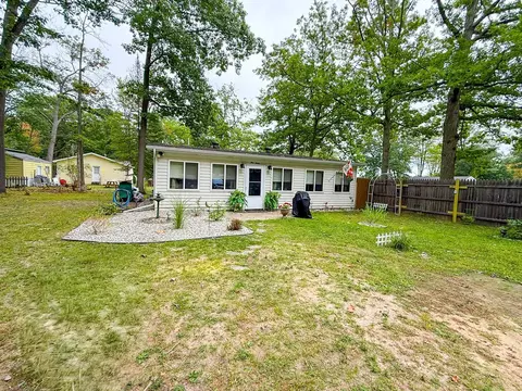 112 Cottage, Prudenville, MI 48651