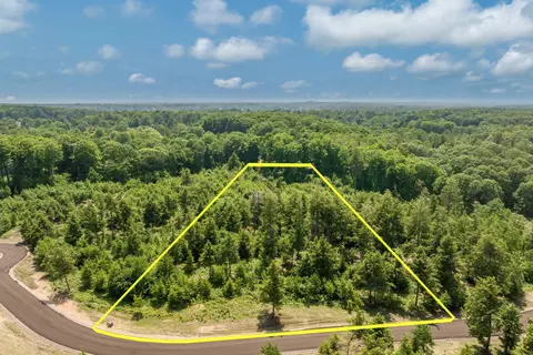 8837 Hemlock Hl, Traverse City, MI 49685