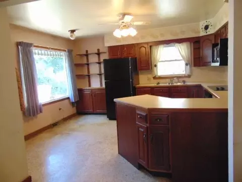 Kitchen - 415 E South, Ithaca, MI 48847 photo 1 of 4