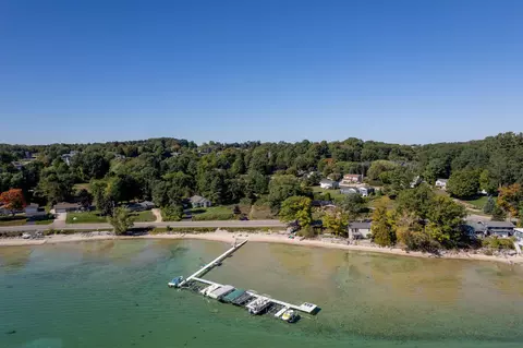 9649 Center, Traverse City, MI 49686