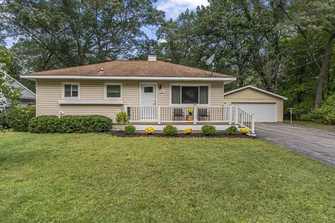 928 Avenue E, Traverse City, MI 49686