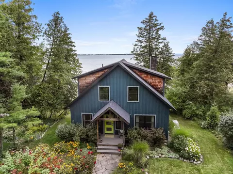 551 S S Shr, Northport, MI 49670