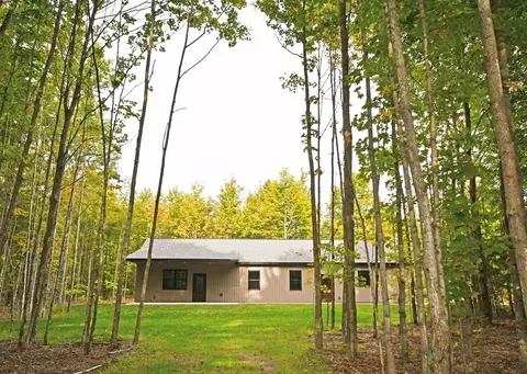 12823 S Honeybee, Empire, MI 49630