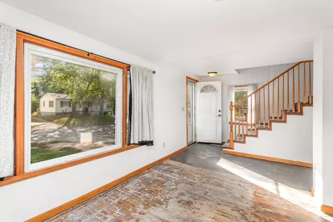 Living - 112 Windsor, Alma, MI 48801 photo 1 of 3