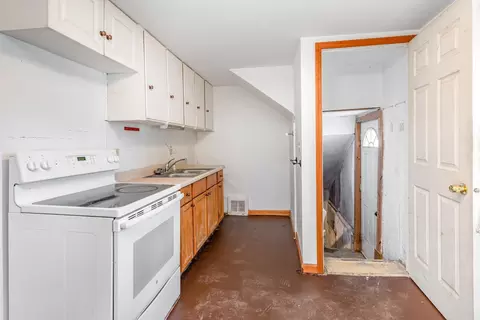Kitchen - 112 Windsor, Alma, MI 48801 photo 1 of 1