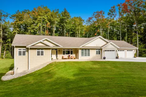 6750 E Hoxie, Cedar, MI 49621