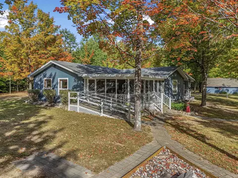 554 Westwood Rd NW, Alden, MI 49612