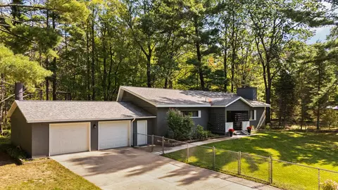 11216 Lake Shr, Fife Lake, MI 49633