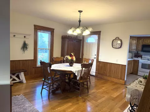 Dining - 4651 S Begole, Ithaca, MI 48847 photo 1 of 3