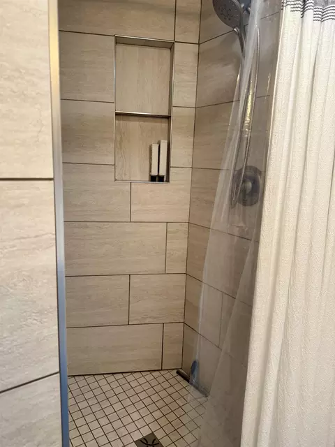 Bath - 4651 S Begole, Ithaca, MI 48847 photo 5 of 8