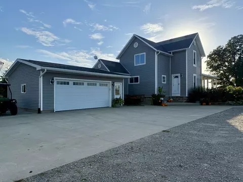 Exterior - 4651 S Begole, Ithaca, MI 48847 photo 2 of 11