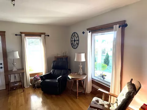 Living - 4651 S Begole, Ithaca, MI 48847 photo 2 of 5