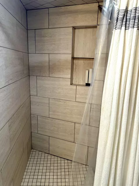 Bath - 4651 S Begole, Ithaca, MI 48847 photo 6 of 8
