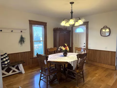 Dining - 4651 S Begole, Ithaca, MI 48847 photo 2 of 3