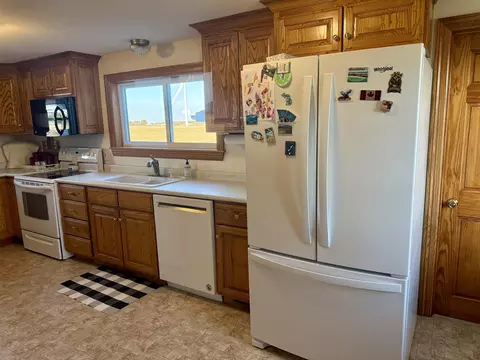 Kitchen - 4651 S Begole, Ithaca, MI 48847 photo 1 of 5